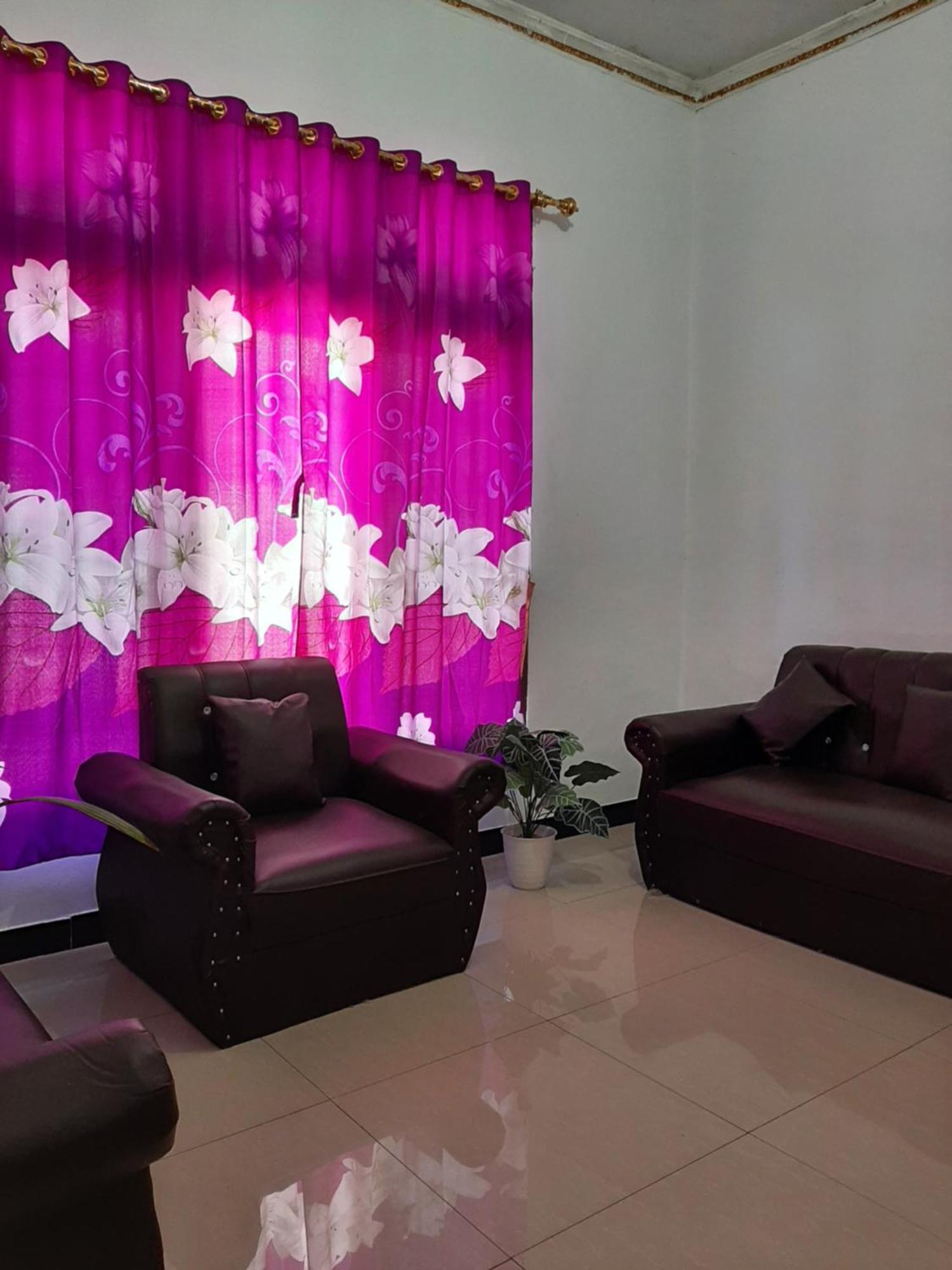 Riung Tiga Empat Tujuh Guesthouse Екстериор снимка